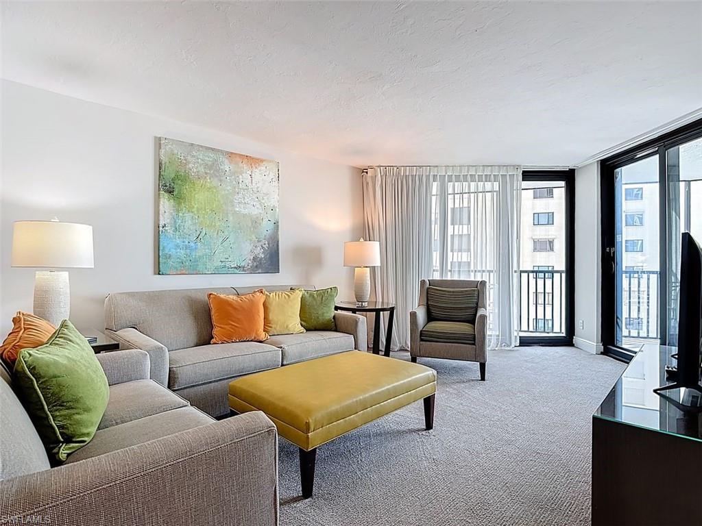 POINTE ESTERO - Residential