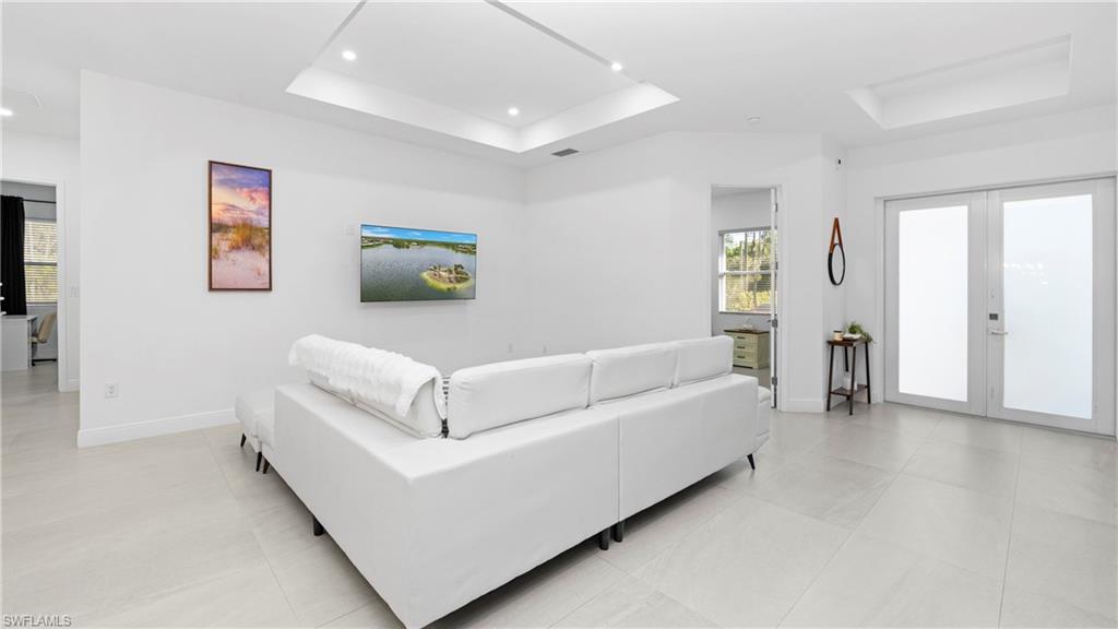 GOLDEN GATE ESTATES - Residential