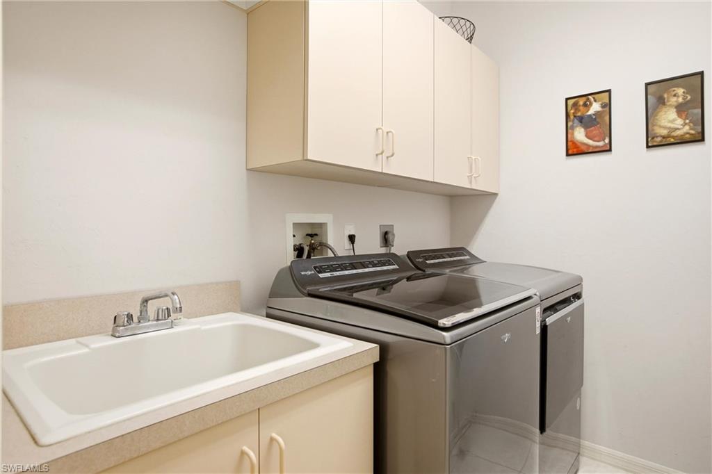 LONGSHORE LAKE - Residential