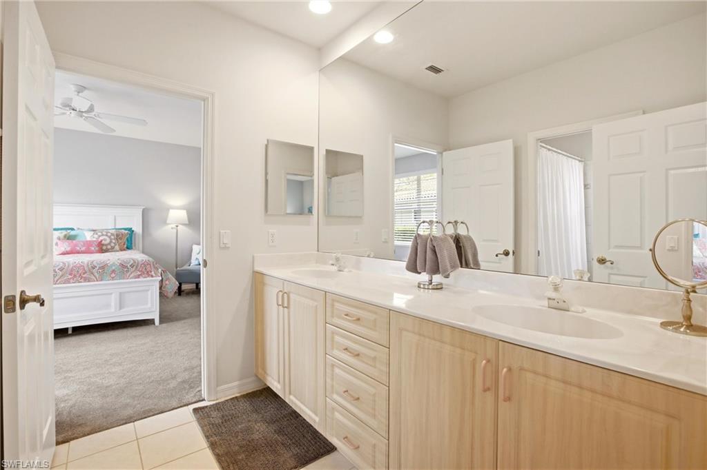 LONGSHORE LAKE - Residential