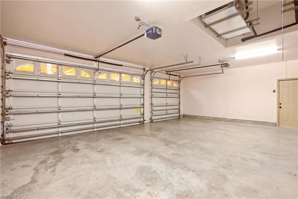 LONGSHORE LAKE - Residential