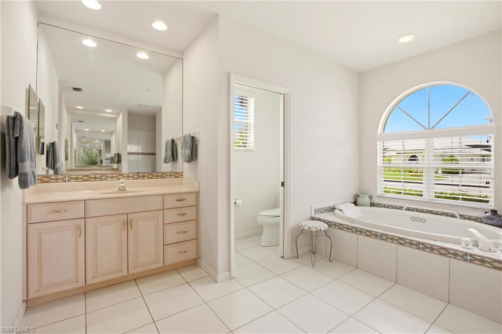 LONGSHORE LAKE - Residential