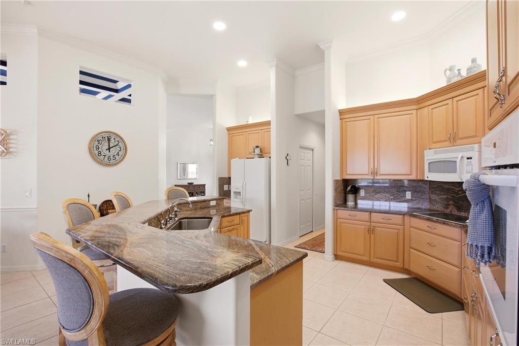 LONGSHORE LAKE - Residential