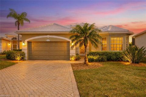 19427 Silver Oak DR ESTERO FL 33967