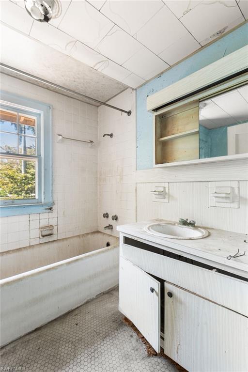 FORT MYERS - Residential