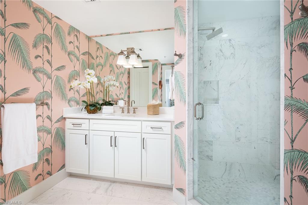 ESMERALDA ON EIGHTH - Residential