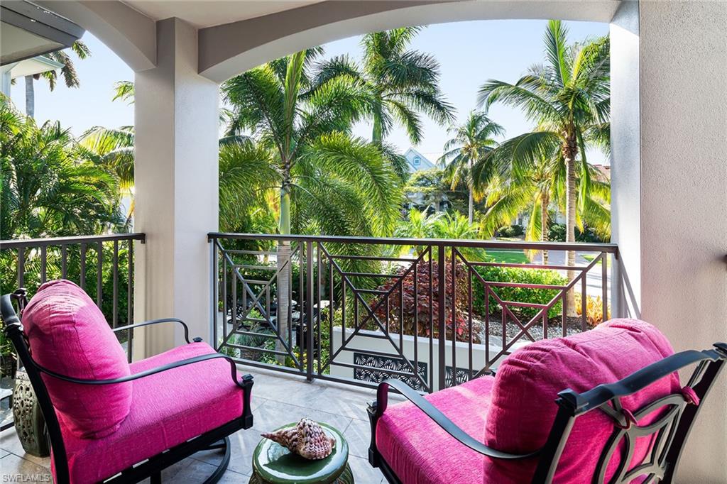 ESMERALDA ON EIGHTH - Residential