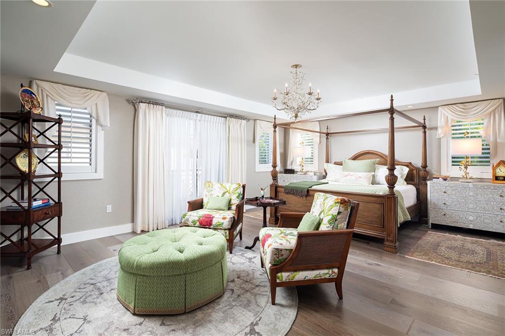 ESMERALDA ON EIGHTH - Residential