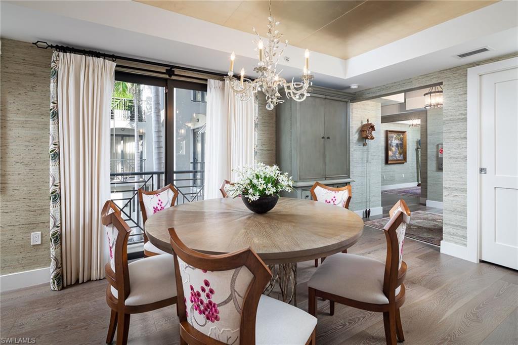 ESMERALDA ON EIGHTH - Residential