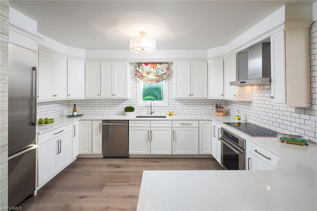 ESMERALDA ON EIGHTH - Residential