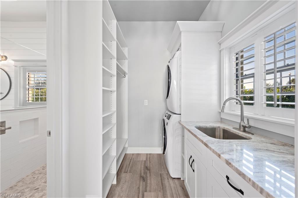 GOLDEN PALMS LUXURY MOTORCOACH RESORT - Land