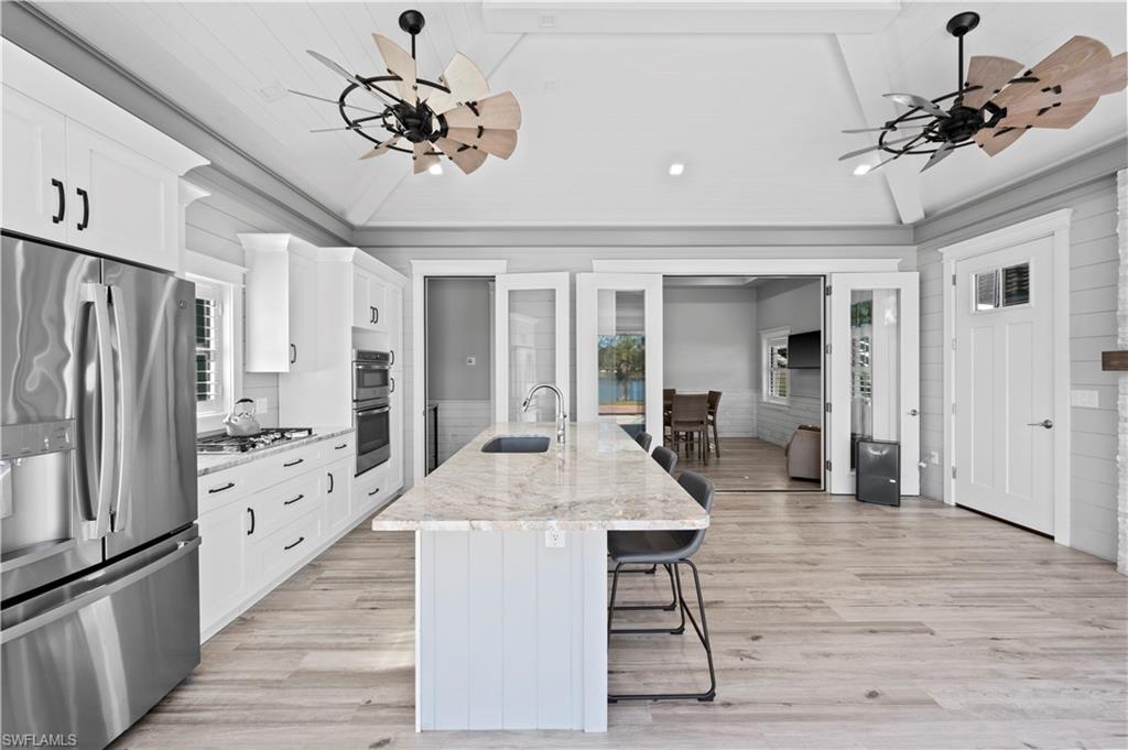 GOLDEN PALMS LUXURY MOTORCOACH RESORT - Land