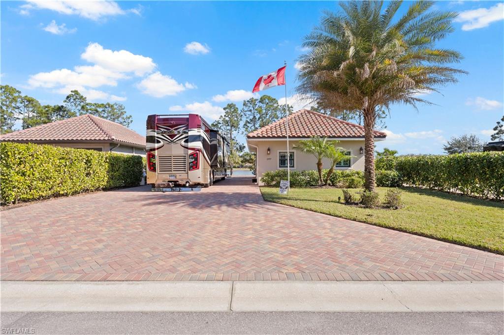 GOLDEN PALMS LUXURY MOTORCOACH RESORT - Land