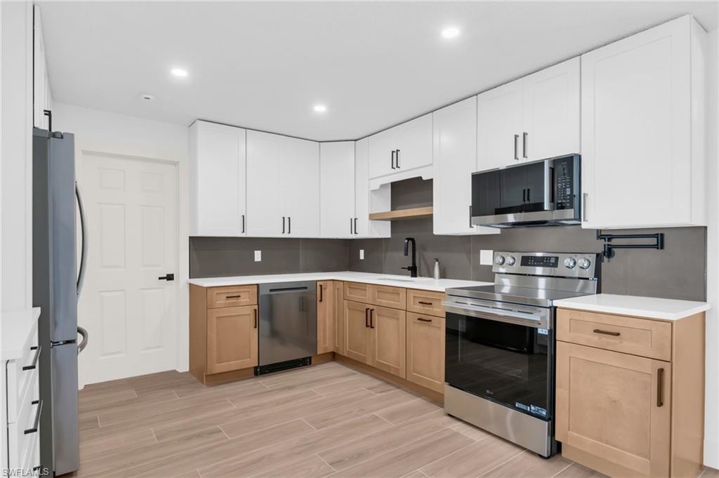 FORT MYERS SHORES - Residential