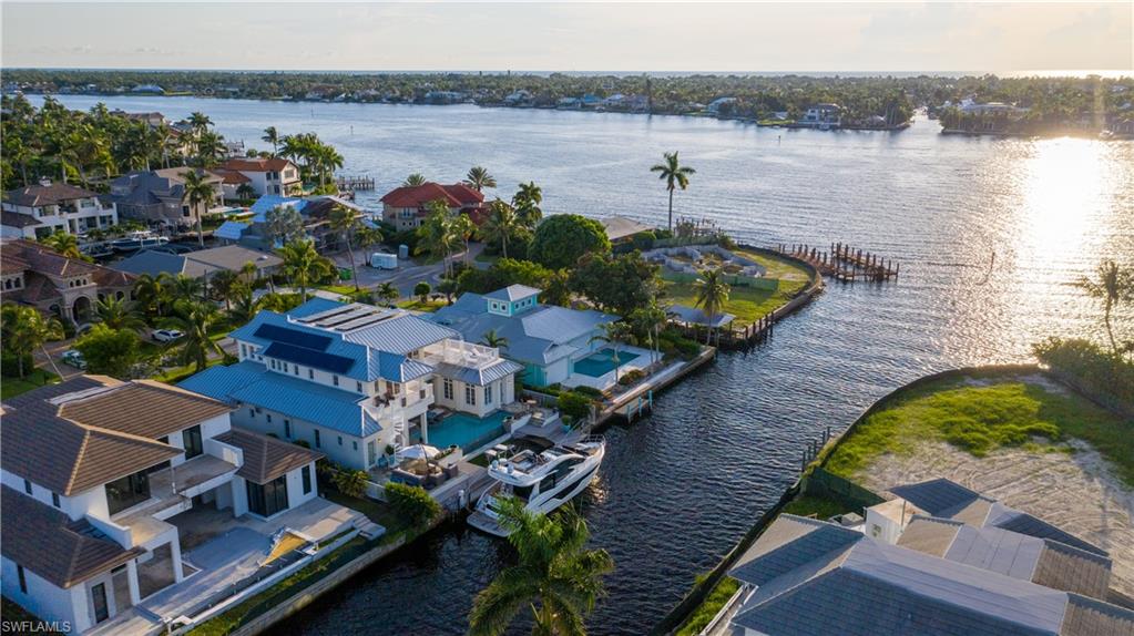 ROYAL HARBOR - Residential