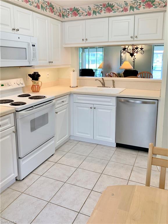 HUNTINGTON LAKES - Residential