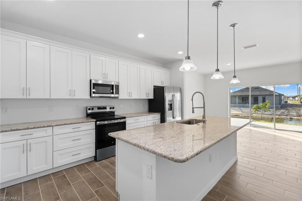 CAPE CORAL - Residential