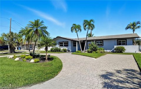 Photo of 35 Fairview BLVD, FORT MYERS BEACH, FL 33931 (MLS # 225077372)