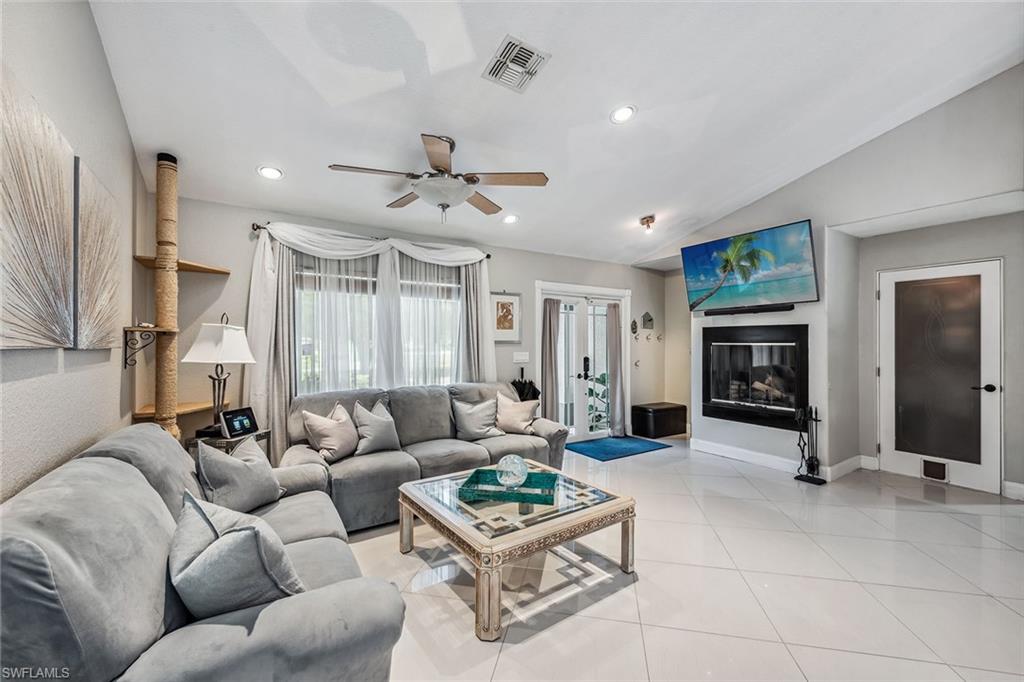 GOLDEN GATE ESTATES - Residential