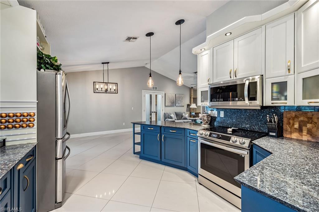 GOLDEN GATE ESTATES - Residential