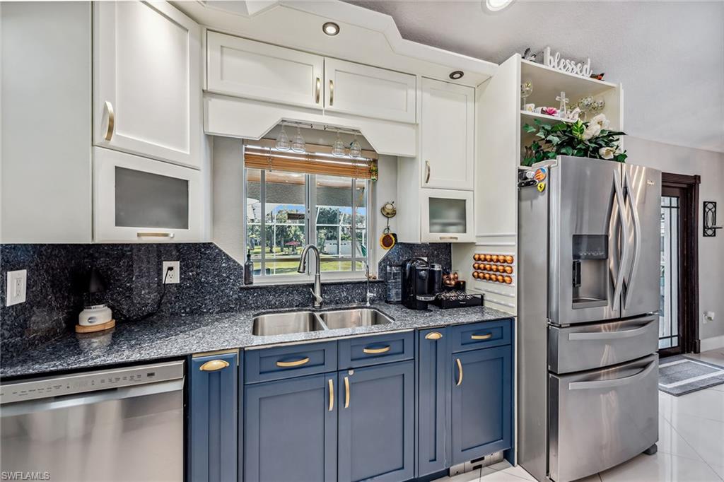 GOLDEN GATE ESTATES - Residential