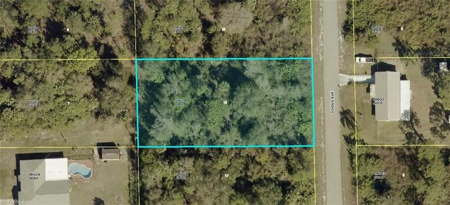 Imagine your new custom home on this expansive half acre lot. There's plenty of room for your big beautiful pool and custom outdoor kitchen. Country living & relaxation at its best!