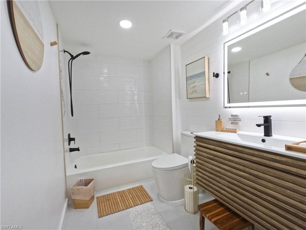 THE ENCLAVE AT NAPLES - Residential Lease