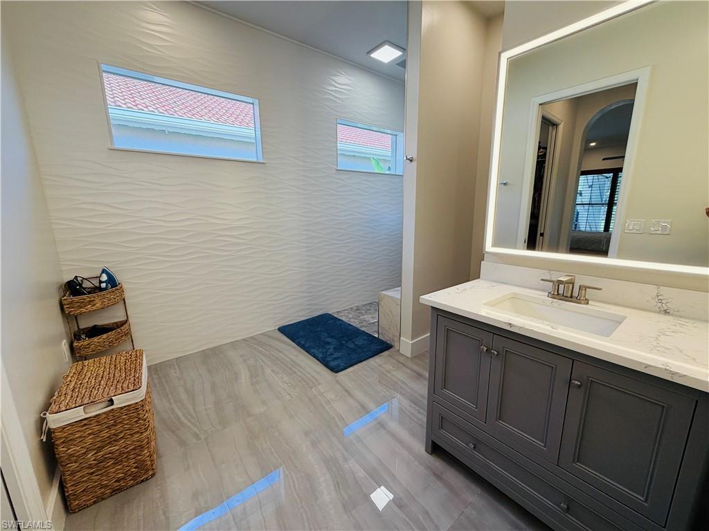 CARLTON LAKES - Residential Lease