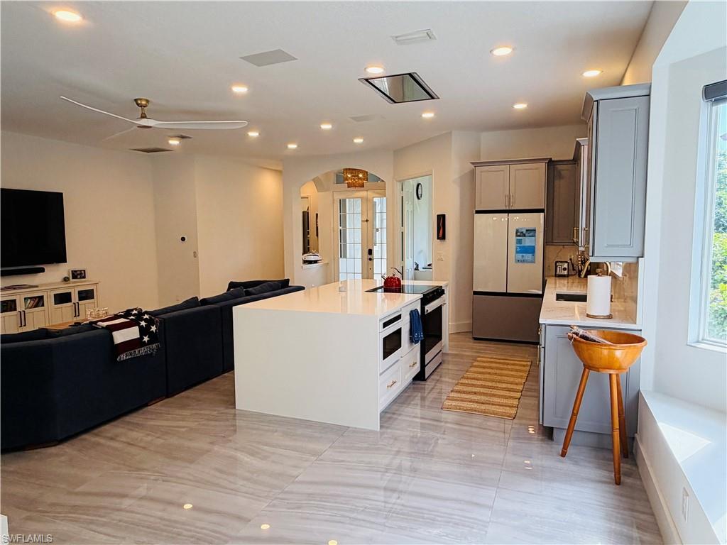 CARLTON LAKES - Residential Lease