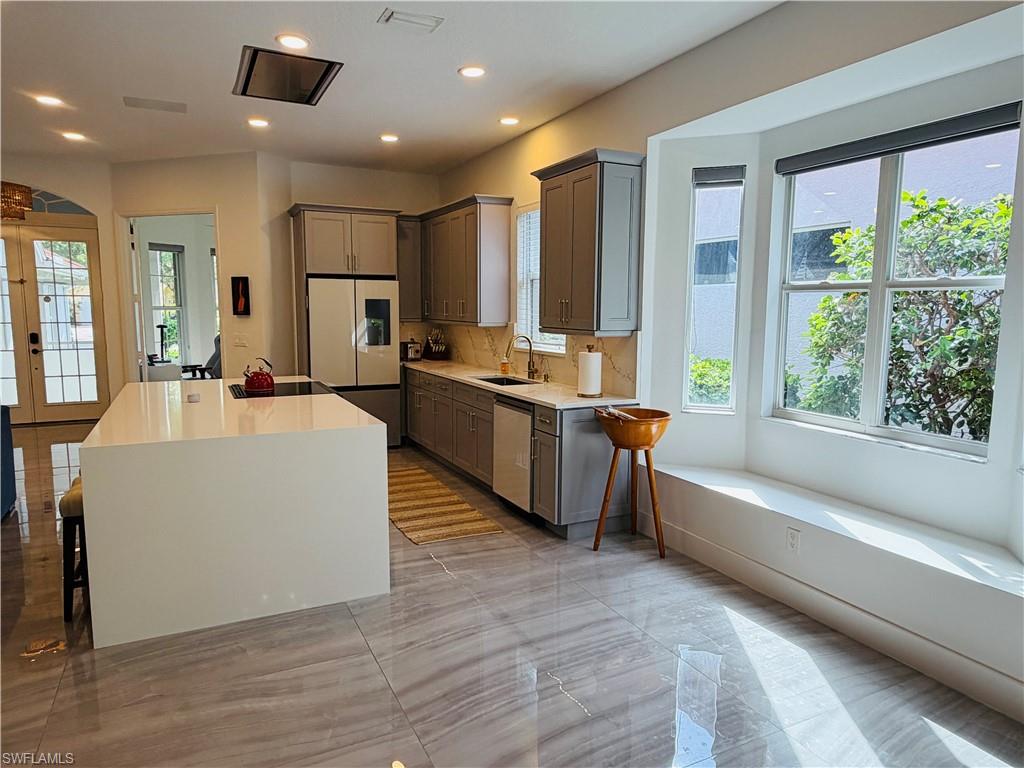 CARLTON LAKES - Residential Lease