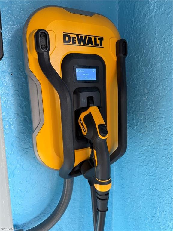 CARLTON LAKES - Residential Lease