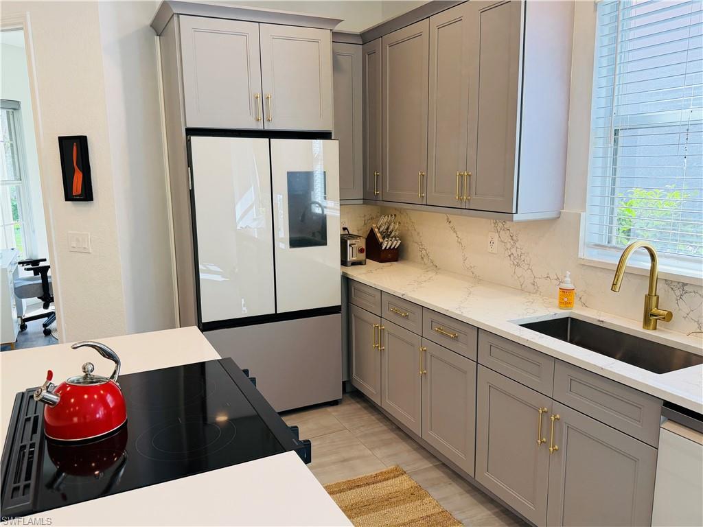 CARLTON LAKES - Residential Lease