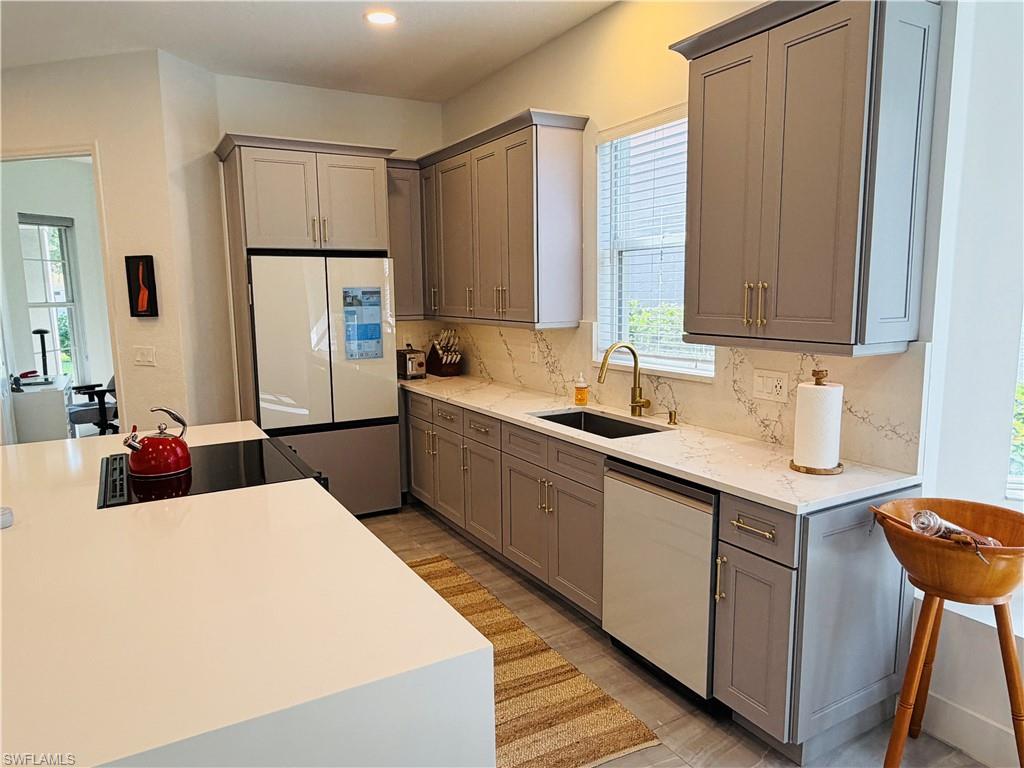 CARLTON LAKES - Residential Lease