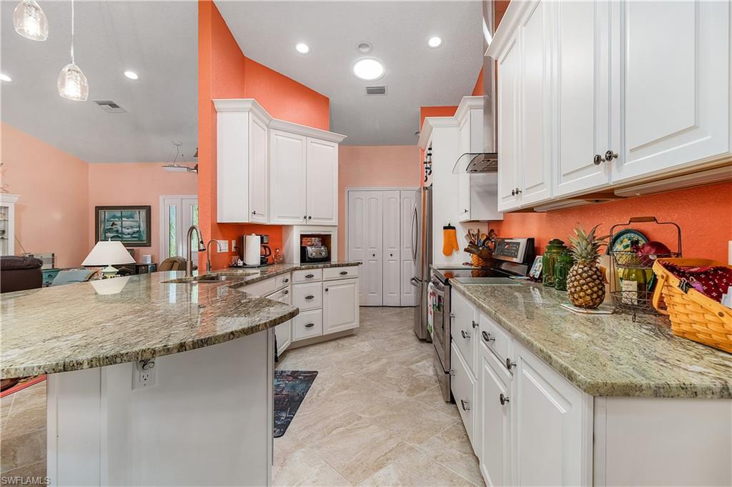 CHARLOTTE SHORES - Residential