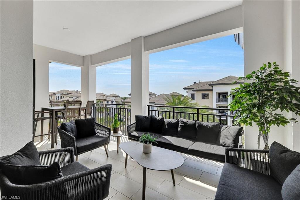 NAPLES SQUARE - Residential Lease