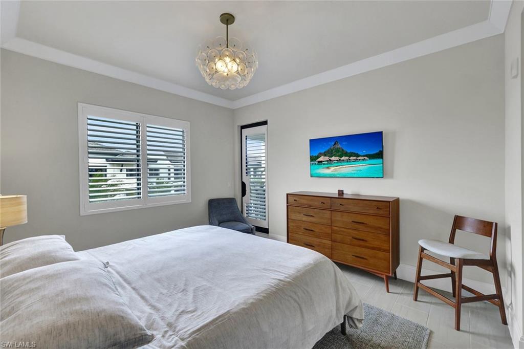 NAPLES SQUARE - Residential Lease