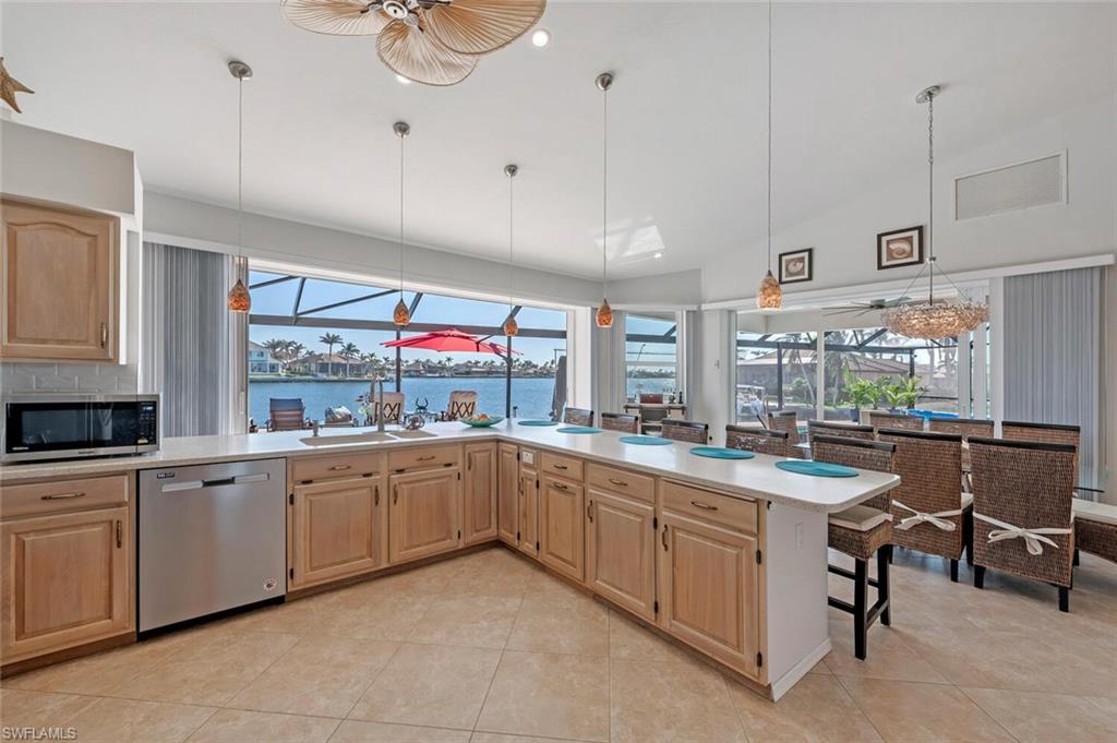 MARCO BEACH - Residential