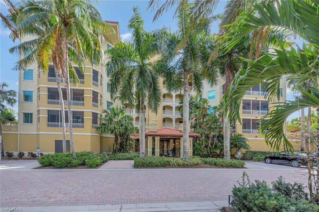 Photo of 2738 Tiburon BLVD E #B-303, NAPLES, FL 34109 (MLS # 225065587)