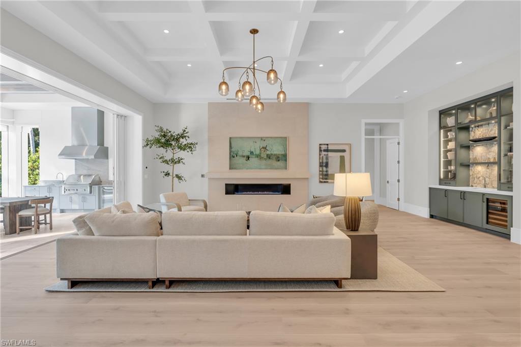 MOORINGS - Residential