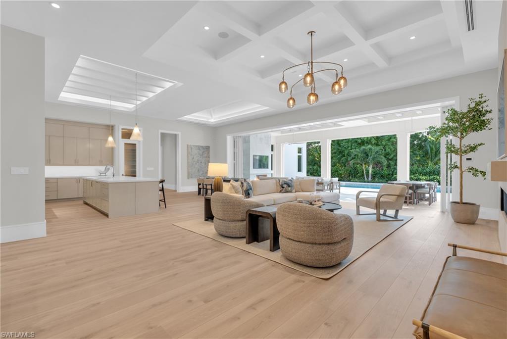 MOORINGS - Residential