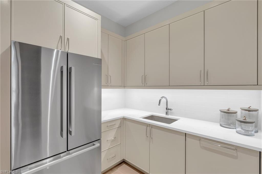 MOORINGS - Residential