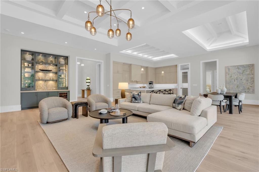 MOORINGS - Residential