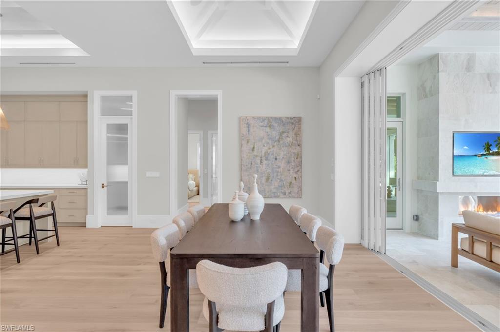 MOORINGS - Residential