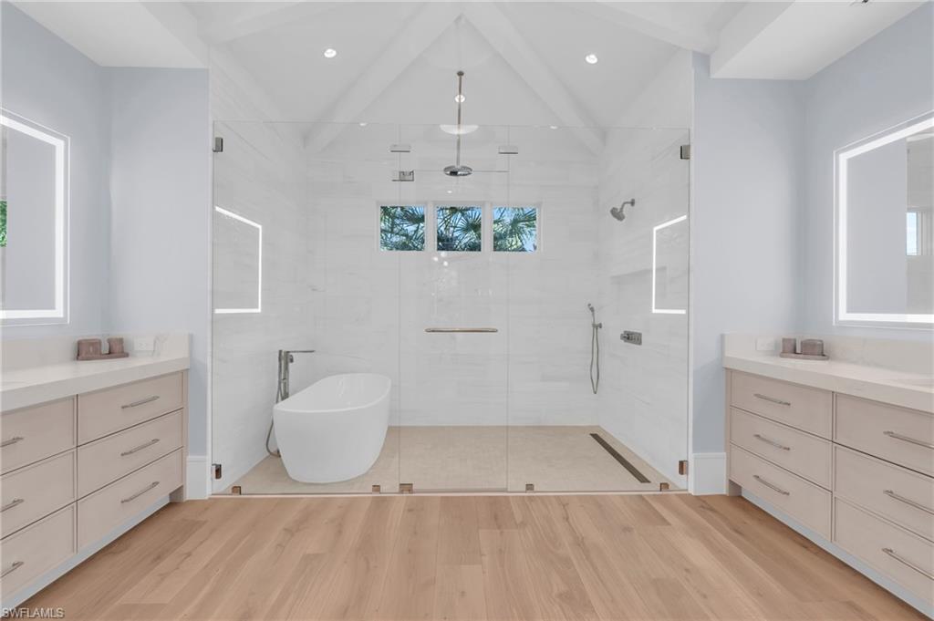 MOORINGS - Residential