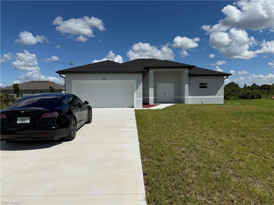 Available immediately, this stunning new construction home in Lehigh Acres offers modern living at its finest. Boasting 3 bedrooms, 2 bathrooms, 1,600 sq ft of open-concept space, this residence is designed for comfort and style.
Spacious kitchen with oversized island—ideal for entertaining, Split floor plan for privacy and functionality,  Situated on a generous 10,000+ sq ft  lot,  Convenient laundry room and attached two-car garage,  Prime location near St Rd 82, Whether you're a growing family or looking for a fresh start in Florida’s fastest-growing city, this home checks all the boxes. With no HOA, enjoy the freedom to personalize your space and lifestyle.