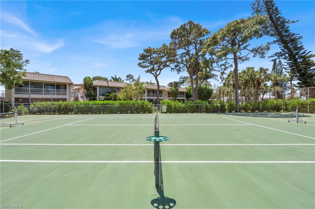 ROYAL BAY VILLAS - Residential