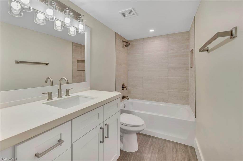 ROYAL BAY VILLAS - Residential