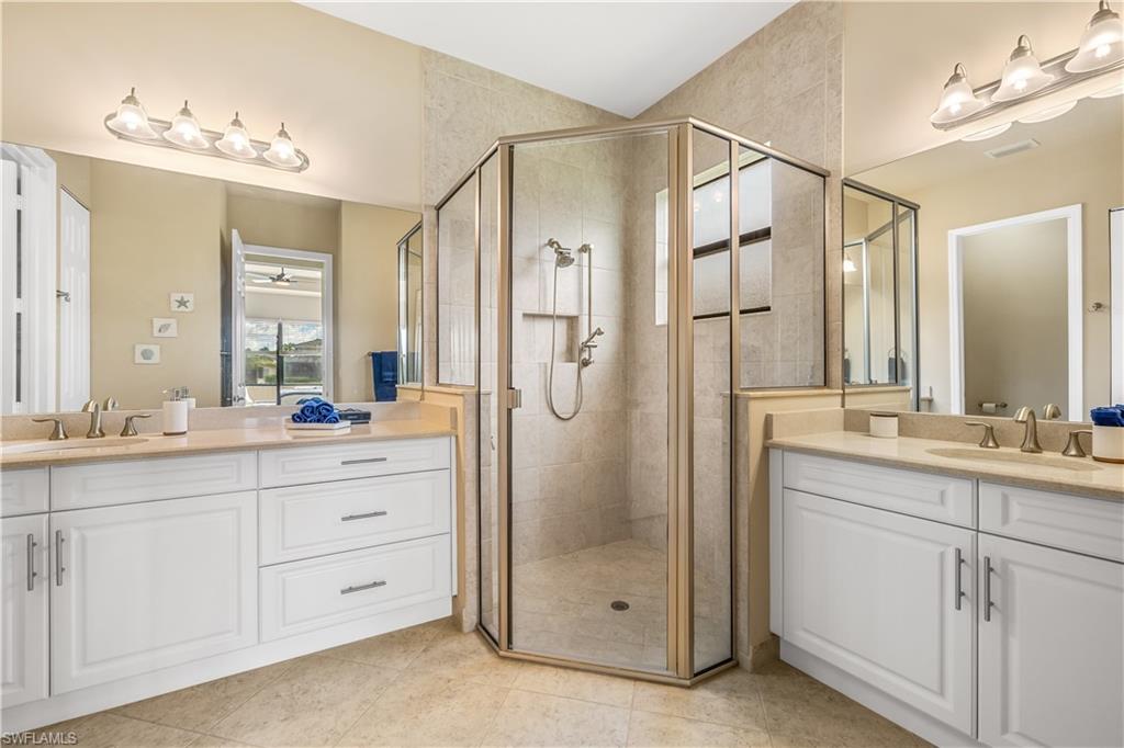 MARINA BAY - Residential