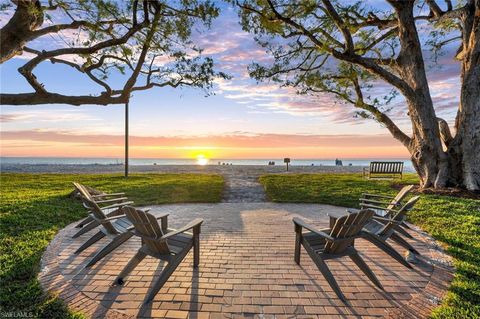 2050 Crayton RD NAPLES FL 34102