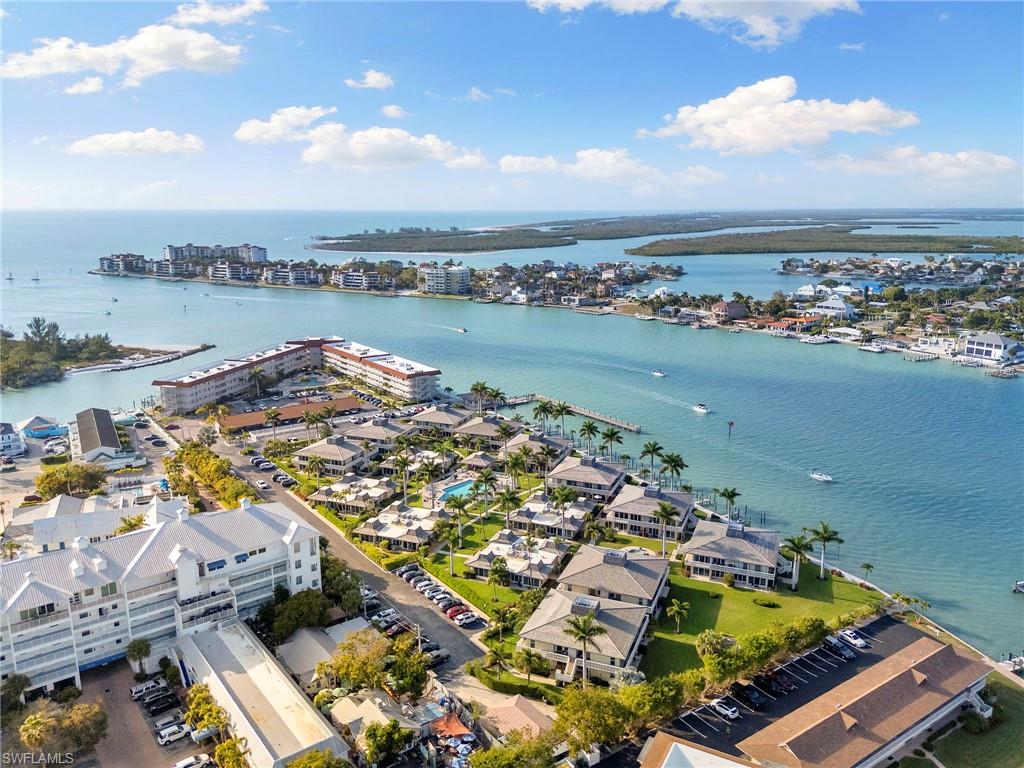 VILLE DE MARCO - Residential